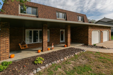 Tiny photo for 1450 TERRACE PARK Drive, Bettendorf, IA 52722 (MLS # 12785818)