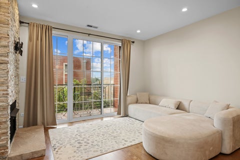 Tiny photo for 5300 N Lincoln Avenue #3C, Chicago, IL 60625 (MLS # 12740511)