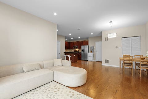 Tiny photo for 5300 N Lincoln Avenue #3C, Chicago, IL 60625 (MLS # 12740511)