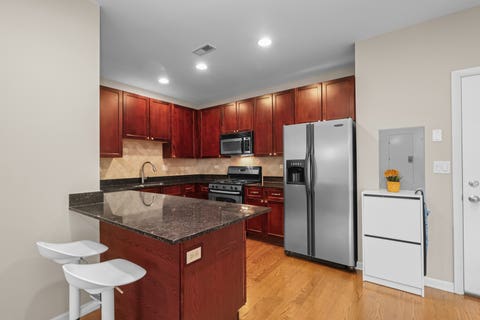 Tiny photo for 5300 N Lincoln Avenue #3C, Chicago, IL 60625 (MLS # 12740511)