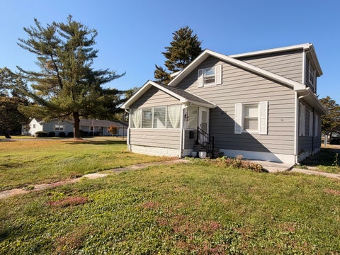 Tiny photo for 803 Hickman Street, Benton, IL 62812 (MLS # 12792576)