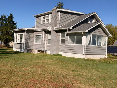 Tiny photo for 803 Hickman Street, Benton, IL 62812 (MLS # 12792576)