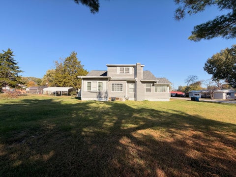 Tiny photo for 803 Hickman Street, Benton, IL 62812 (MLS # 12792576)