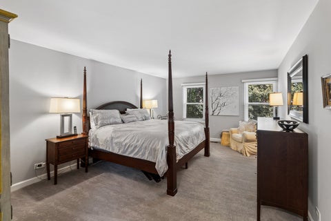 Tiny photo for 601 W Kingsley Drive, Arlington Heights, IL 60004 (MLS # 12739572)