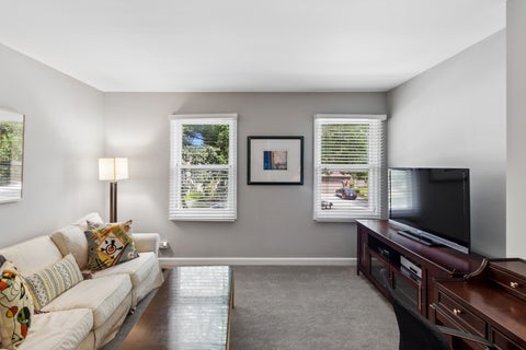 Tiny photo for 601 W Kingsley Drive, Arlington Heights, IL 60004 (MLS # 12739572)