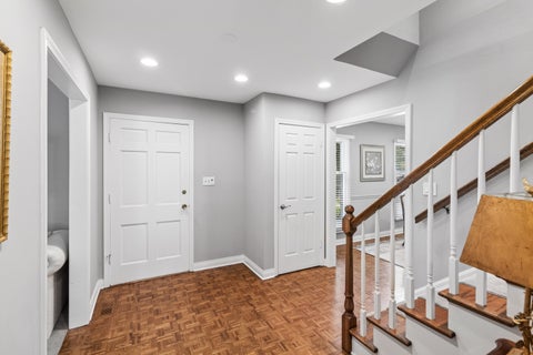 Tiny photo for 601 W Kingsley Drive, Arlington Heights, IL 60004 (MLS # 12739572)