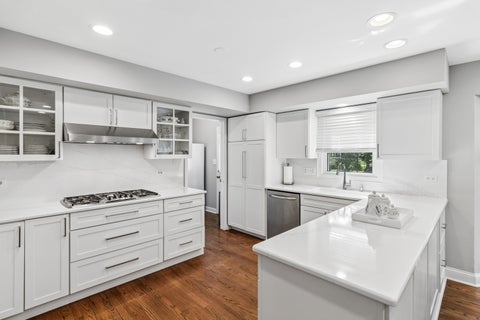 Tiny photo for 601 W Kingsley Drive, Arlington Heights, IL 60004 (MLS # 12739572)