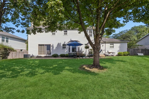 Tiny photo for 601 W Kingsley Drive, Arlington Heights, IL 60004 (MLS # 12739572)