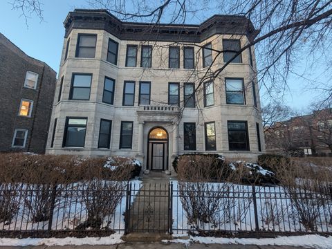 Photo of 1402 W Belle Plaine Avenue #2, Chicago, IL 60613 (MLS # 12538496)