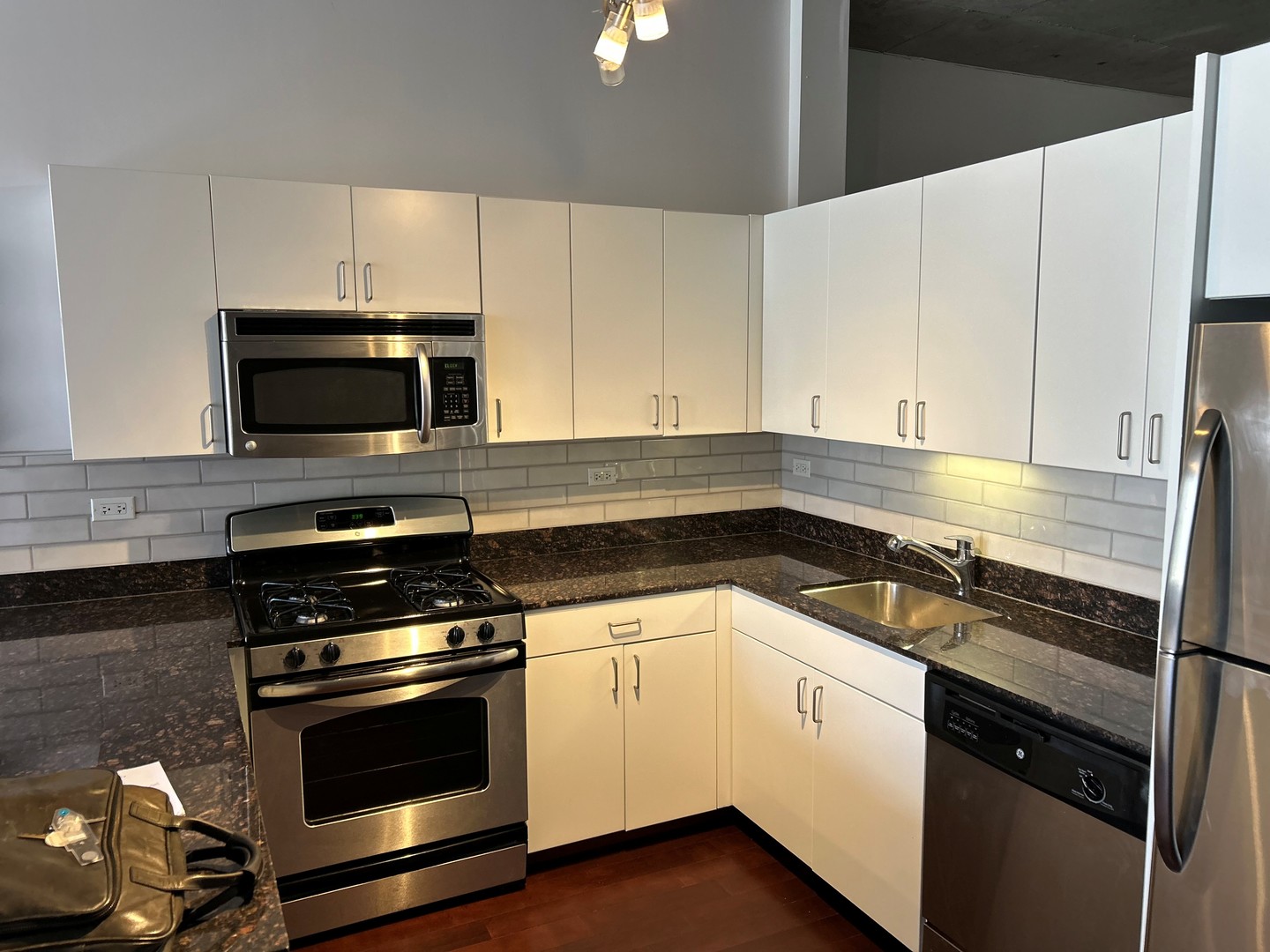 235 W Van Buren Street 2416