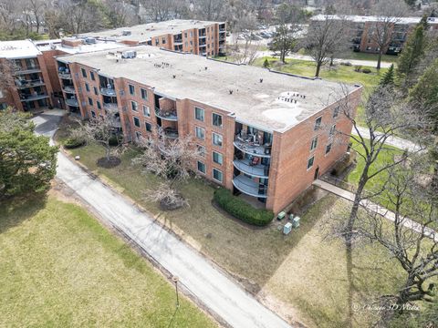 Tiny photo for 1615 E Central Road #122C, Arlington Heights, IL 60005 (MLS # 12601991)