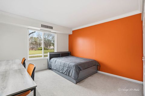 Tiny photo for 1615 E Central Road #122C, Arlington Heights, IL 60005 (MLS # 12601991)