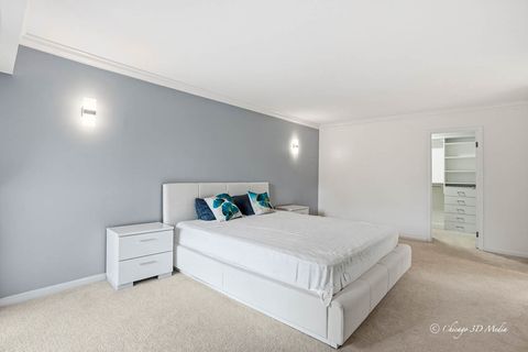 Tiny photo for 1615 E Central Road #122C, Arlington Heights, IL 60005 (MLS # 12601991)