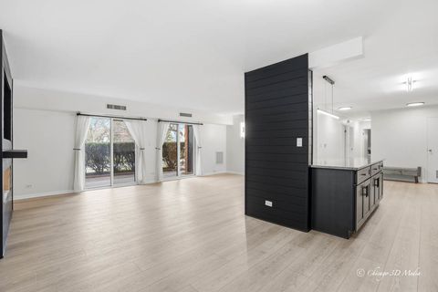 Tiny photo for 1615 E Central Road #122C, Arlington Heights, IL 60005 (MLS # 12601991)