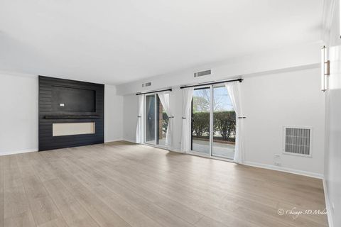 Tiny photo for 1615 E Central Road #122C, Arlington Heights, IL 60005 (MLS # 12601991)