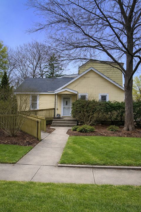 Photo of 818 Bach Street, Northbrook, IL 60062 (MLS # 12601344)