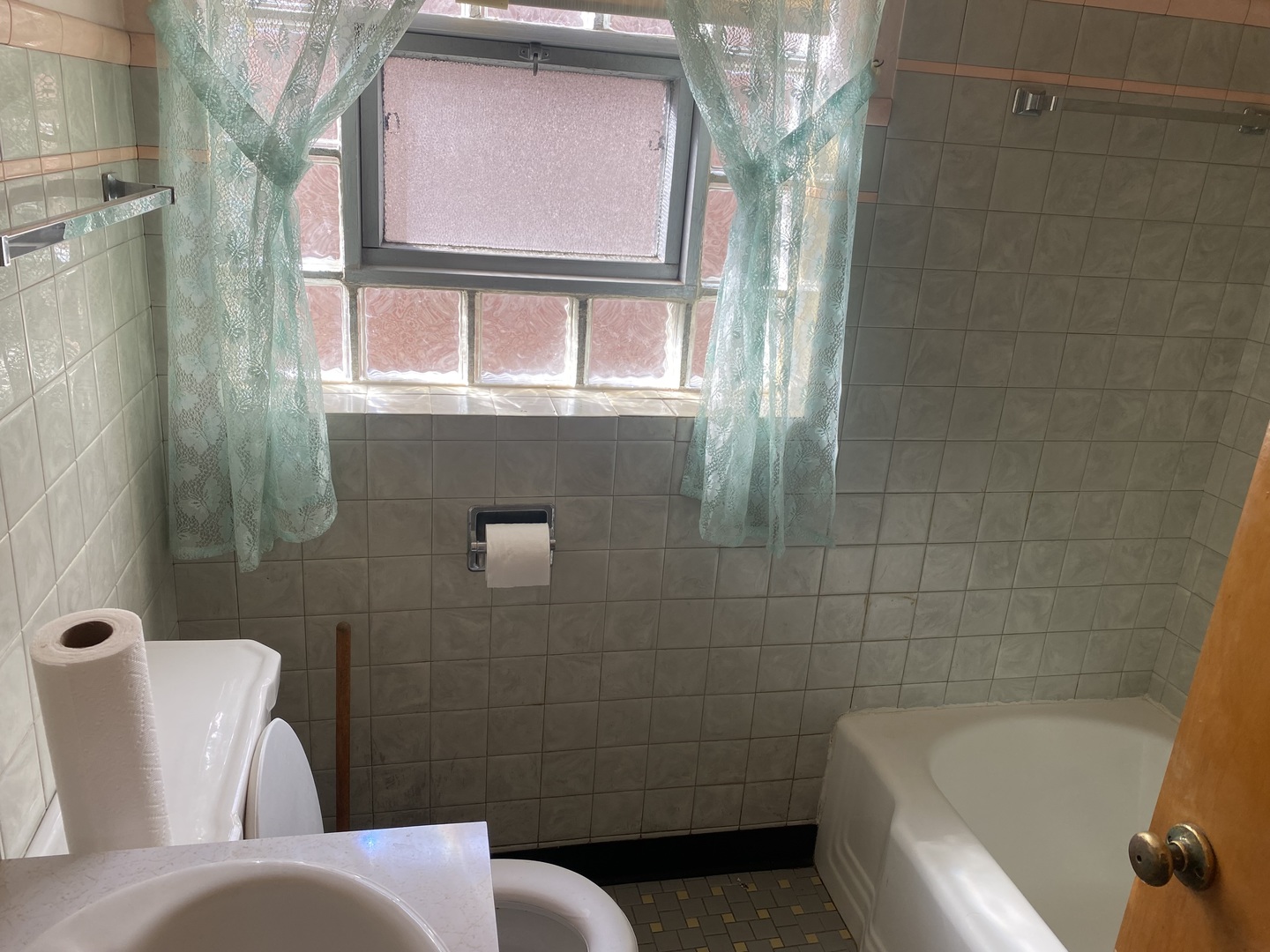 3904 W 58th Place