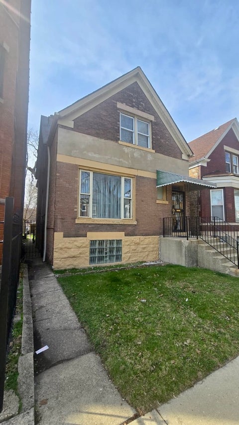 Tiny photo for 6836 S Calumet Avenue, Chicago, IL 60637 (MLS # 12727214)