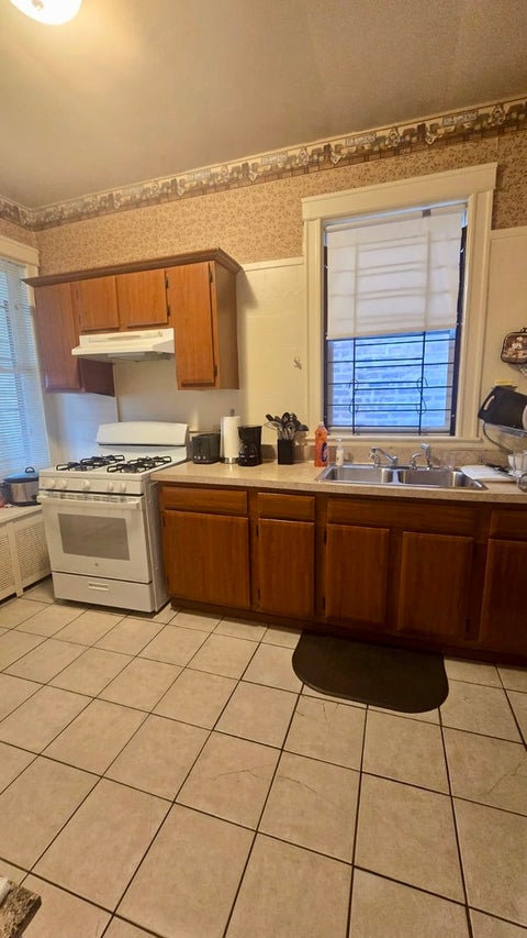 Tiny photo for 6836 S Calumet Avenue, Chicago, IL 60637 (MLS # 12727214)
