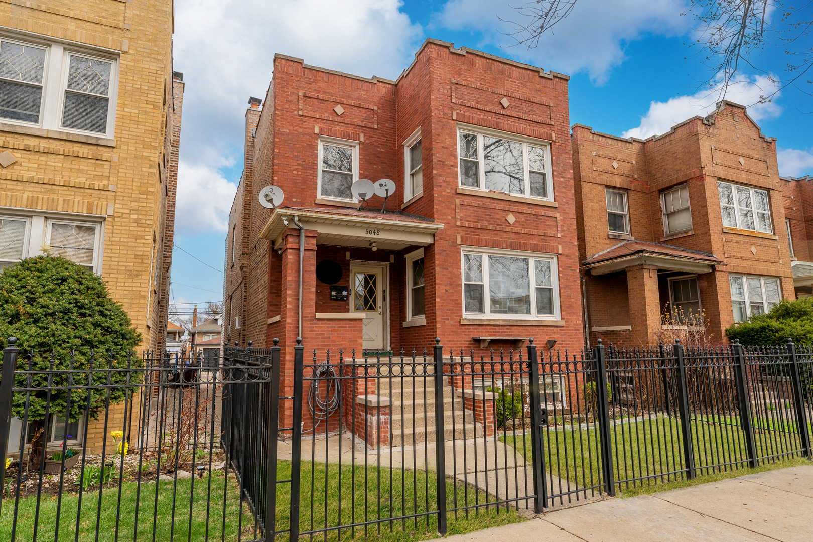 5048 W Wrightwood Avenue