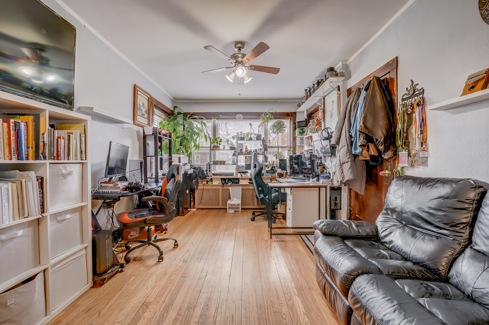5048 W Wrightwood Avenue