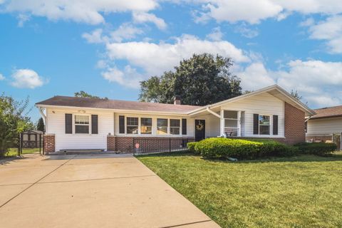 A home in Elk Grove Village