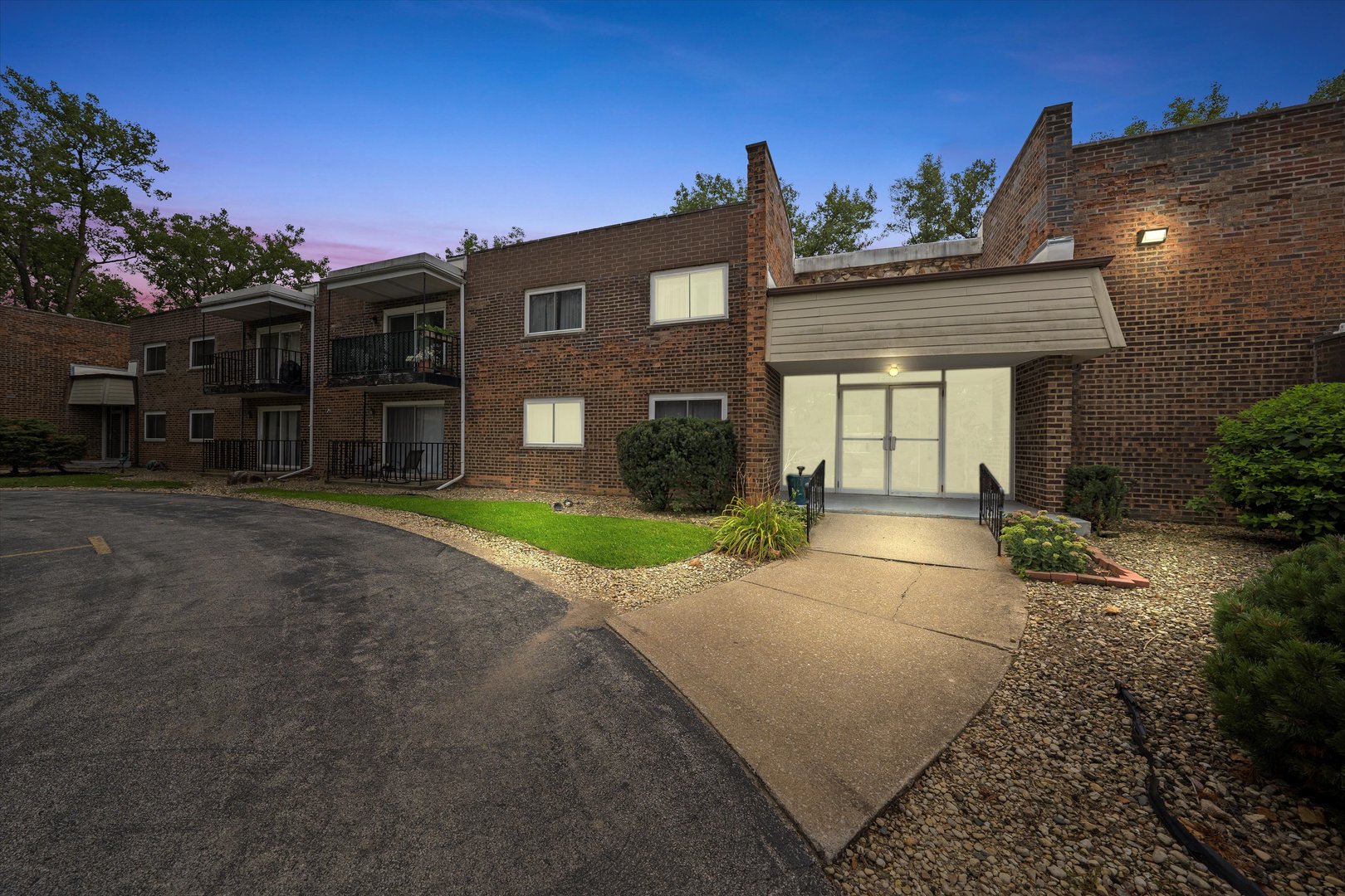 2807 Willow Road 103