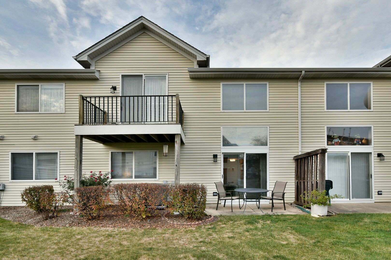 1009 Huntington Drive