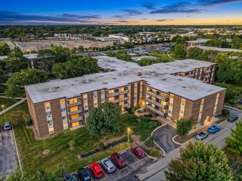 Photo of 1311 S Finley Road #316, Lombard, IL 60148 (MLS # 12757824)