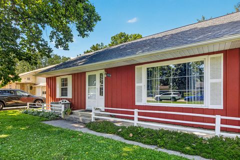 Tiny photo for 4010 Pinecrest Road, Rockford, IL 61107 (MLS # 12689087)