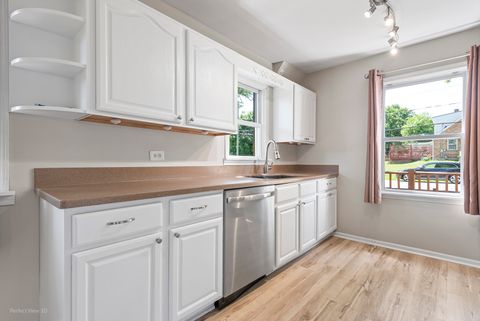 Tiny photo for 33191 N Sunset Avenue, Grayslake, IL 60030 (MLS # 12654553)
