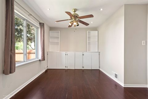 Tiny photo for 33191 N Sunset Avenue, Grayslake, IL 60030 (MLS # 12654553)