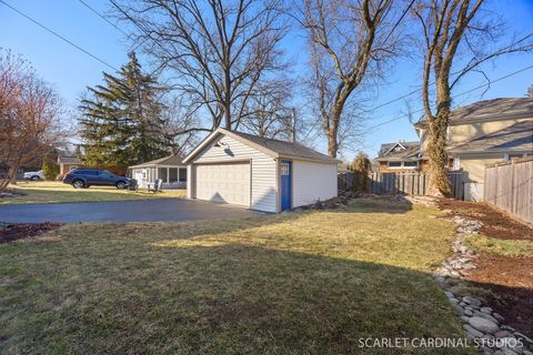 Tiny photo for 882 Hillside Avenue, Glen Ellyn, IL 60137 (MLS # 12564825)