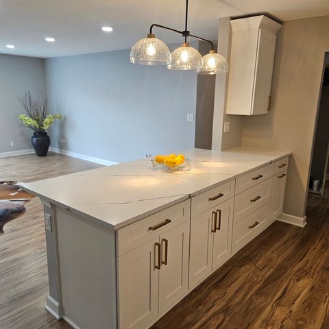 Tiny photo for 1717 W CRYSTAL Lane #310, Mount Prospect, IL 60056 (MLS # 12621557)