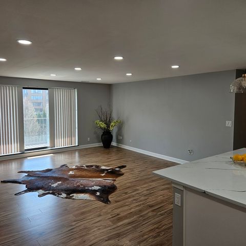 Tiny photo for 1717 W CRYSTAL Lane #310, Mount Prospect, IL 60056 (MLS # 12621557)