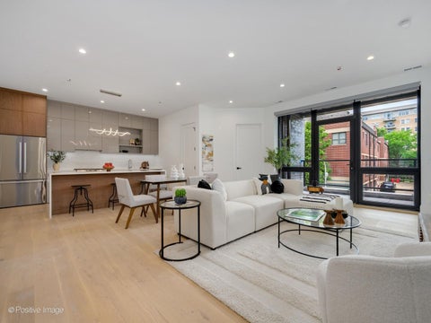 Tiny photo for 515 W Elm Street #302, Chicago, IL 60610 (MLS # 12738396)