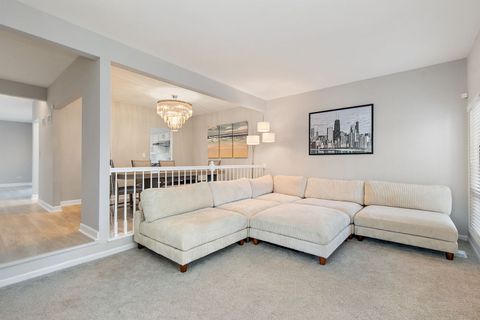 Tiny photo for 537 W Parkside Drive, Palatine, IL 60067 (MLS # 12621249)