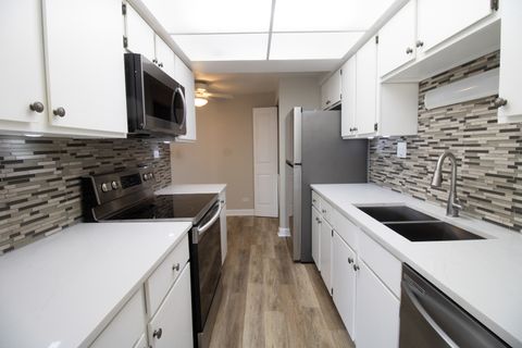 Tiny photo for Willowbrook, IL 60527 (MLS # 12629414)