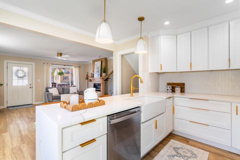 Tiny photo for 2945 Vernon Avenue, Brookfield, IL 60513 (MLS # 12601442)