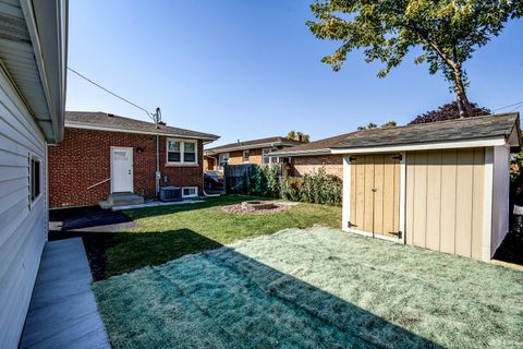 Tiny photo for 5300 Oakdale Drive, Oak Lawn, IL 60453 (MLS # 12490648)