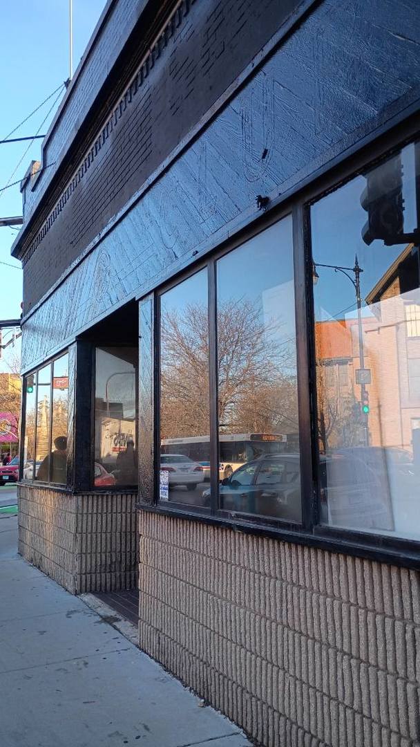 3596 N Milwaukee Avenue