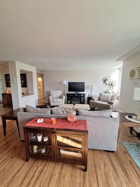 Tiny photo for 2211 S Stewart Avenue #4A, Lombard, IL 60148 (MLS # 12595401)