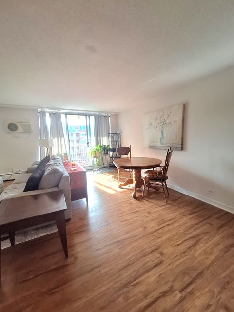 Tiny photo for 2211 S Stewart Avenue #4A, Lombard, IL 60148 (MLS # 12595401)
