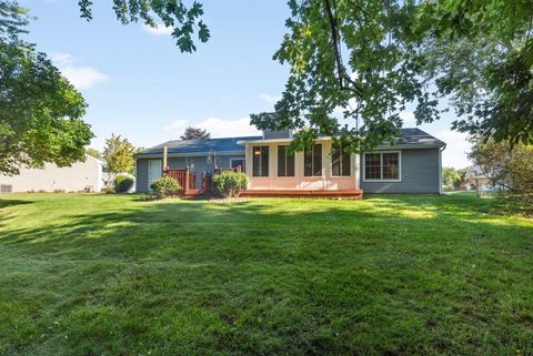 Tiny photo for 833 Dartmouth Drive, Island Lake, IL 60042 (MLS # 12474113)