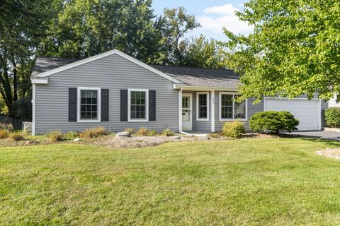 Tiny photo for 833 Dartmouth Drive, Island Lake, IL 60042 (MLS # 12474113)