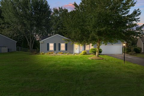 Photo of 833 Dartmouth Drive, Island Lake, IL 60042 (MLS # 12474113) Photo of 833 Dartmouth Drive, Island Lake, IL 60042 (MLS # 12474113)