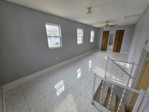 Tiny photo for 2201 Kingfisher Lane, Rolling Meadows, IL 60008 (MLS # 12559397)