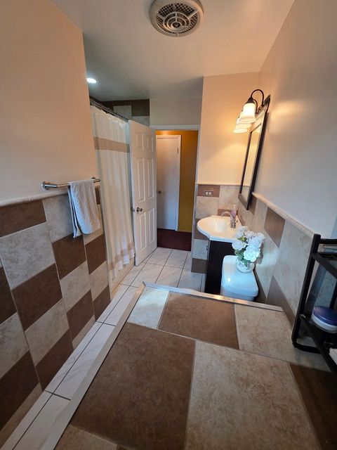 Tiny photo for 2201 Kingfisher Lane, Rolling Meadows, IL 60008 (MLS # 12559397)