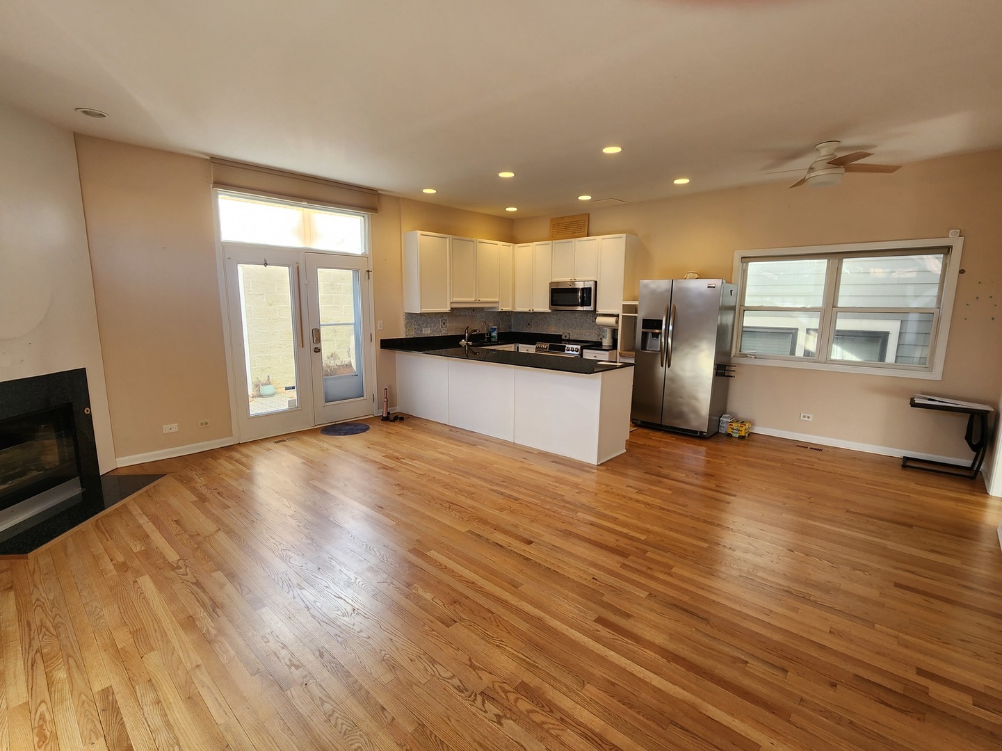 1547 W GEORGE Street 3