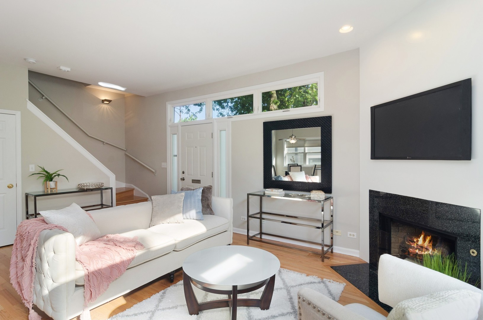 1547 W GEORGE Street 3